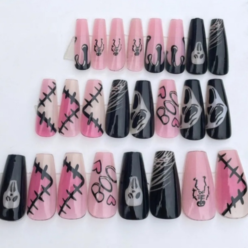 Halloween full cover false nails scary scream ghost cute heart black and…
